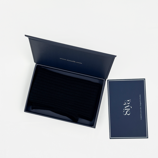 Siya Halsduk i Mullbärssilke och Bomull i Svart