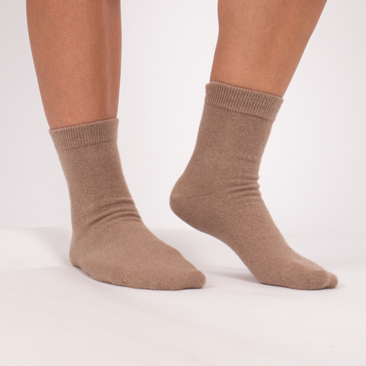 Set med 2 Siya Strumpor i mullbärssilke och ull i beige