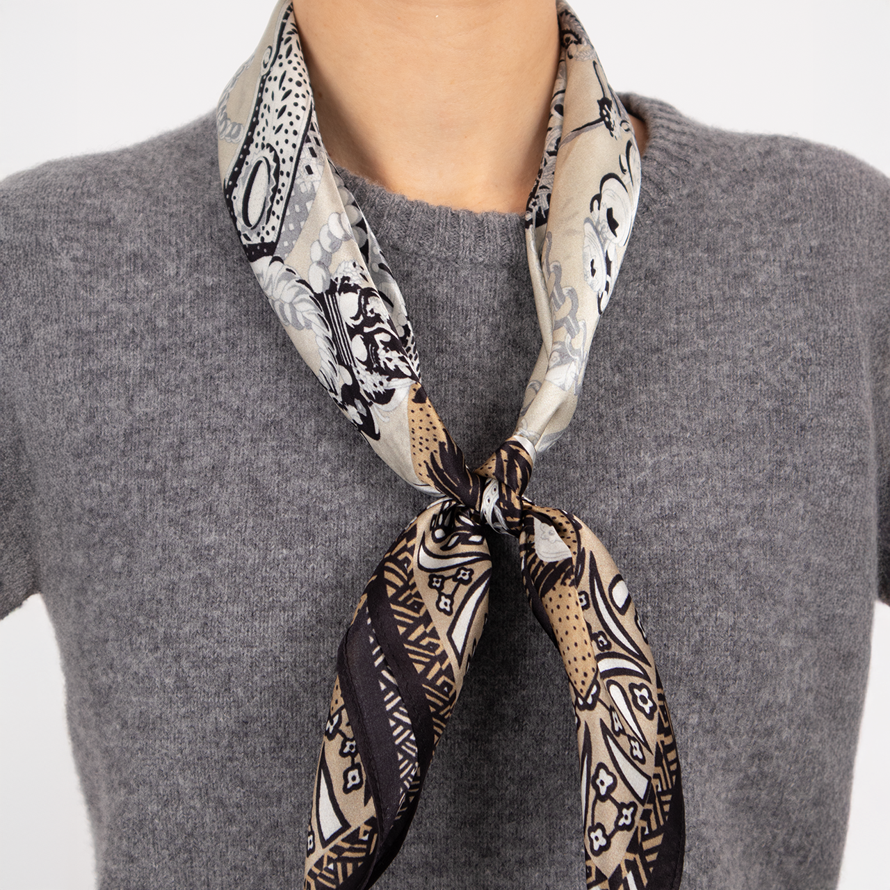 Siya Mullbärssilkes halsduk LUCIA medium 65x65 CM