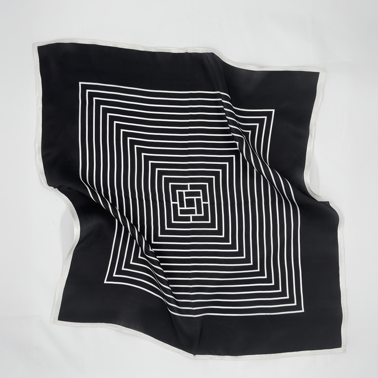 Siya Mullbärssilkes halsduk NOELLIE small 53x53 CM