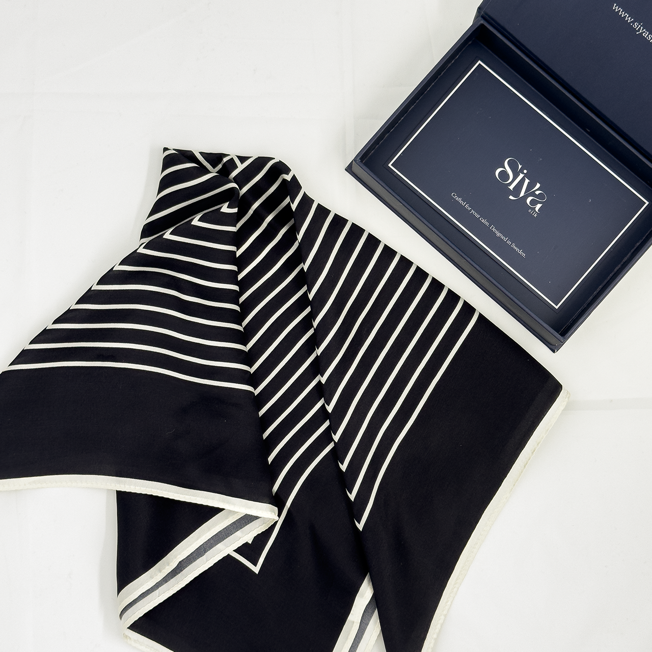 Siya Mullbärssilkes halsduk NOELLIE small 53x53 CM