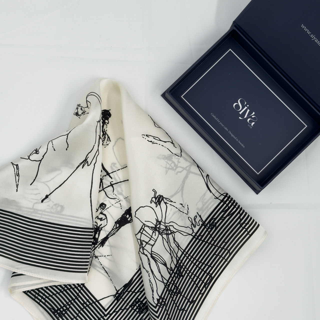 Siya Mullbärssilkes halsduk STELLA small 53x53 CM