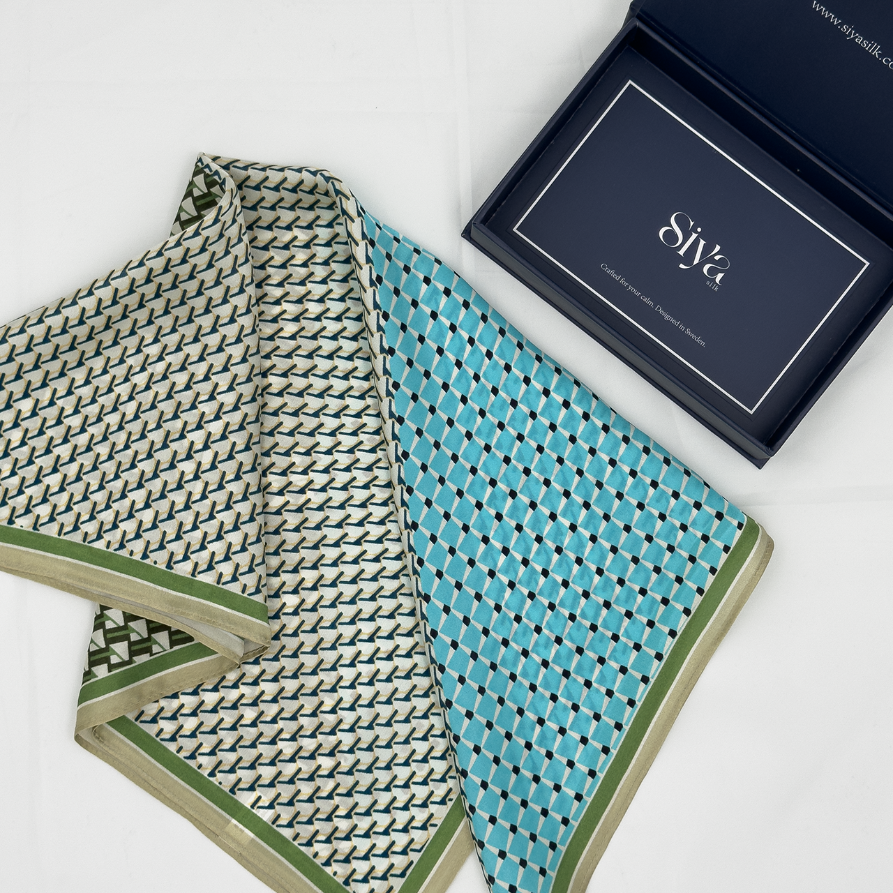 Siya Mullbärssilkes halsduk ALVA small 53x53 CM