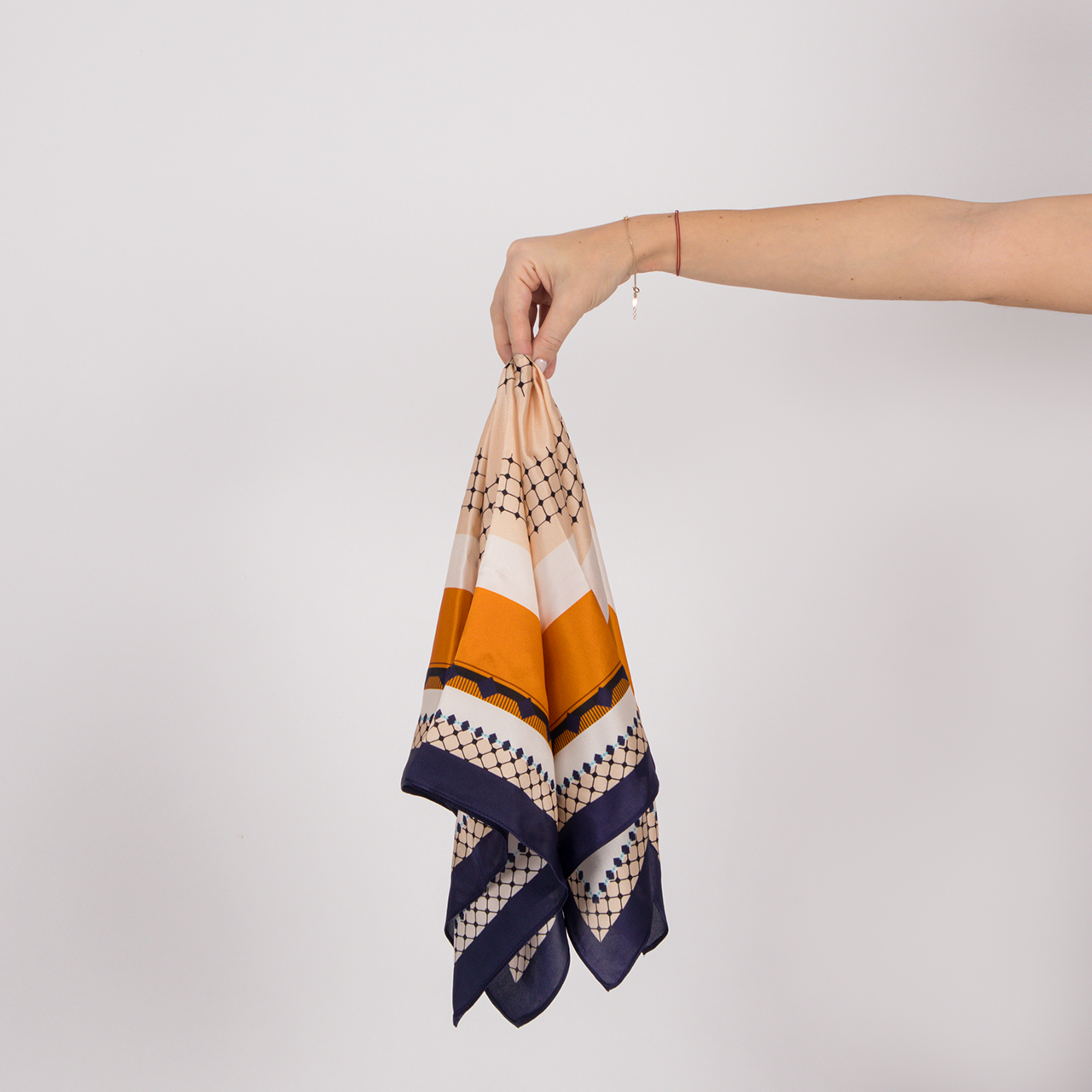 Siya Mullbärssilkes halsduk SOFIA medium 65x65 CM