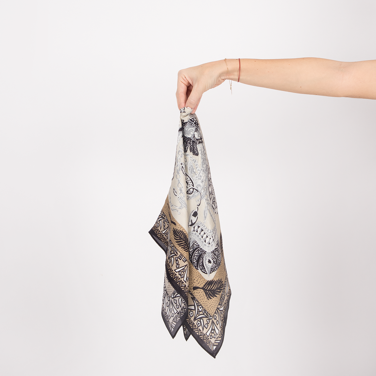 Siya Mullbärssilkes halsduk LUCIA medium 65x65 CM