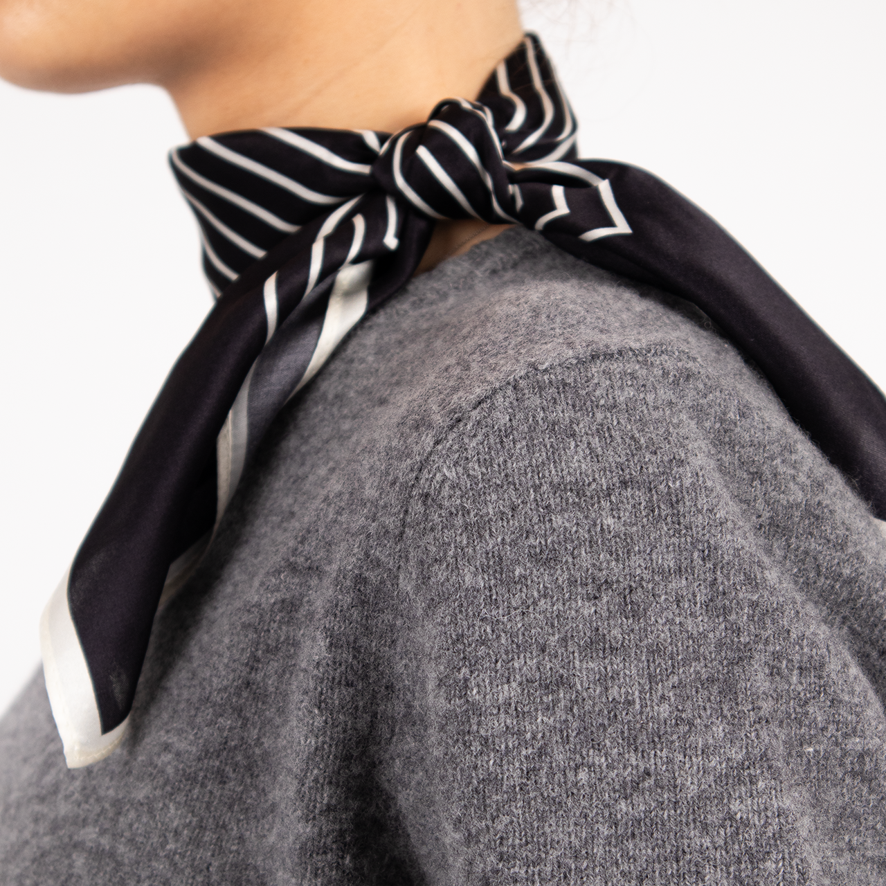 Siya Mullbärssilkes halsduk NOELLIE small 53x53 CM