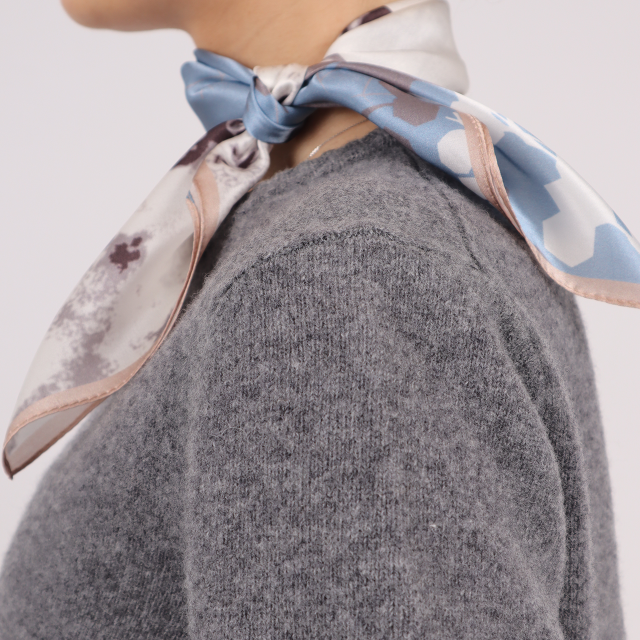 Siya Mullbärssilkes halsduk FREJA small 53x53 CM