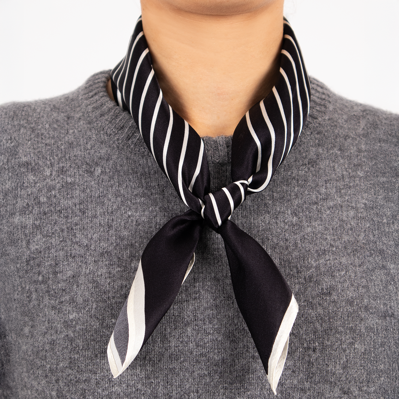 Siya Mullbärssilkes halsduk NOELLIE small 53x53 CM