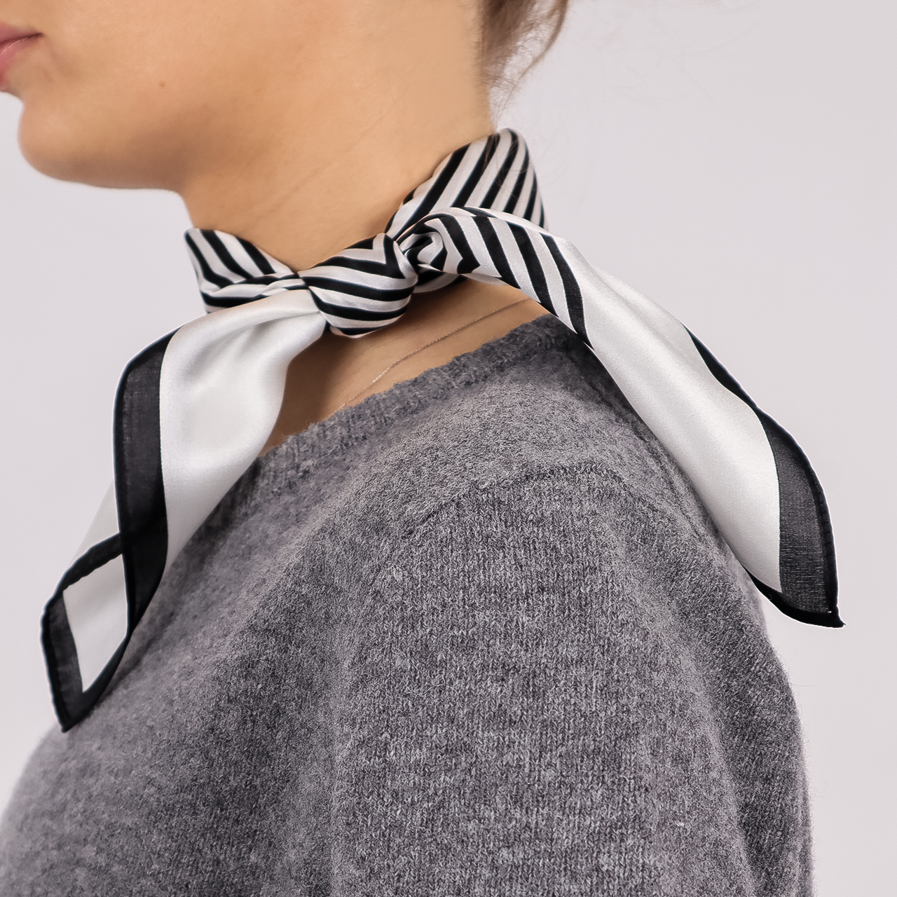 Siya Mullbärssilkes halsduk LUMI small 53x53 CM