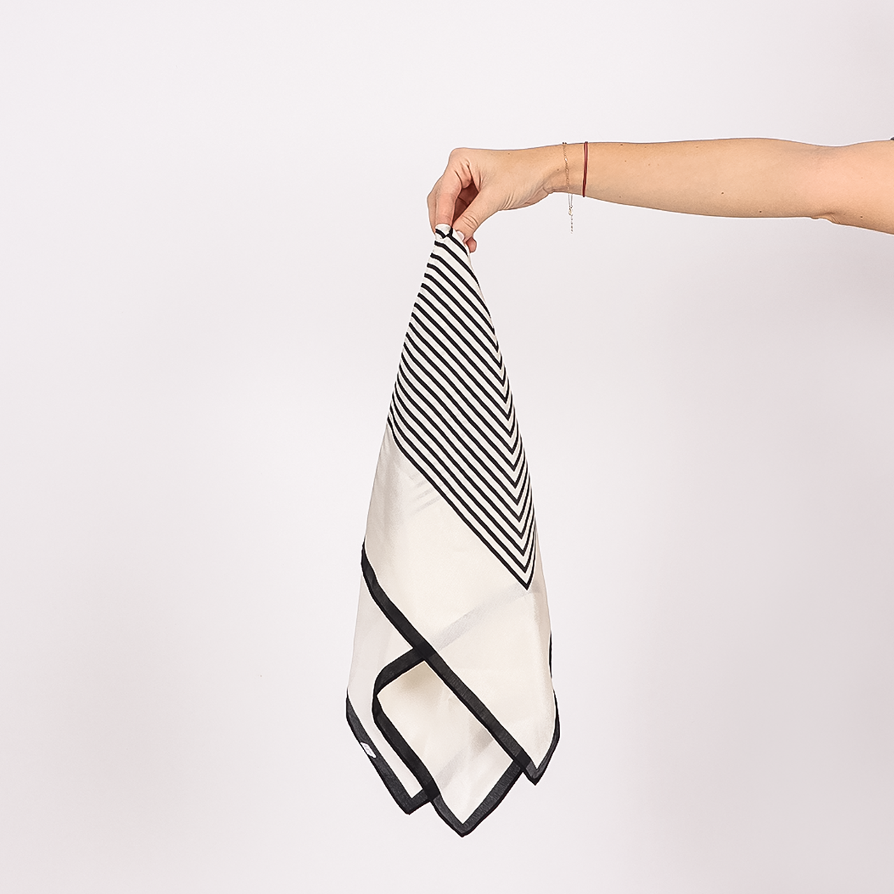 Siya Mullbärssilkes halsduk LUMI medium 65x65 CM