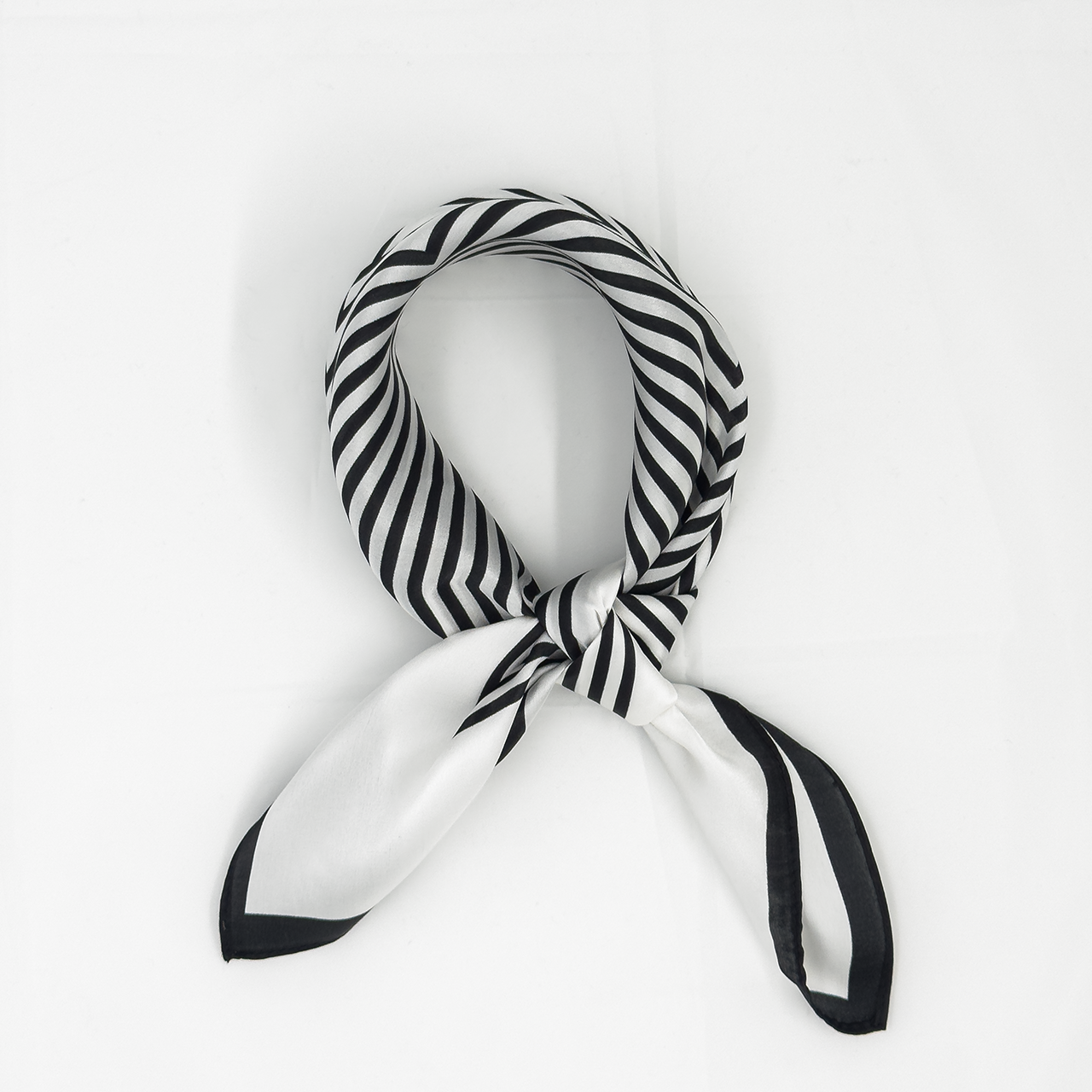 Siya Mullbärssilkes halsduk LUMI medium 65x65 CM