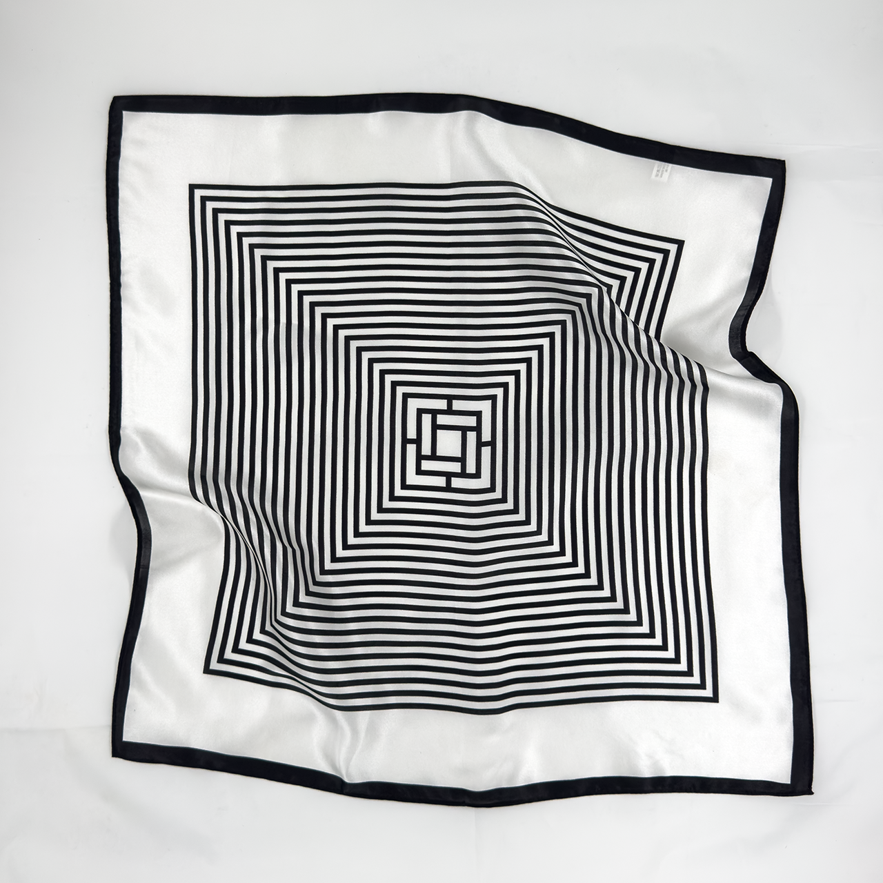 Siya Mullbärssilkes halsduk LUMI medium 65x65 CM